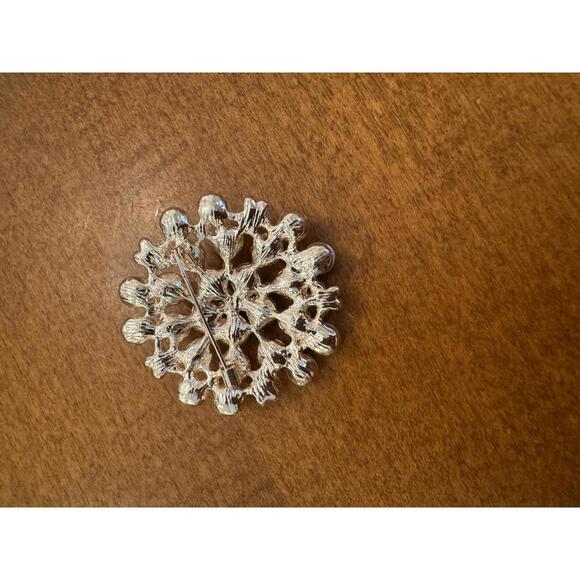 Vintage Pearl and Rhinestone Brooch Pin - Picture 2 of 3